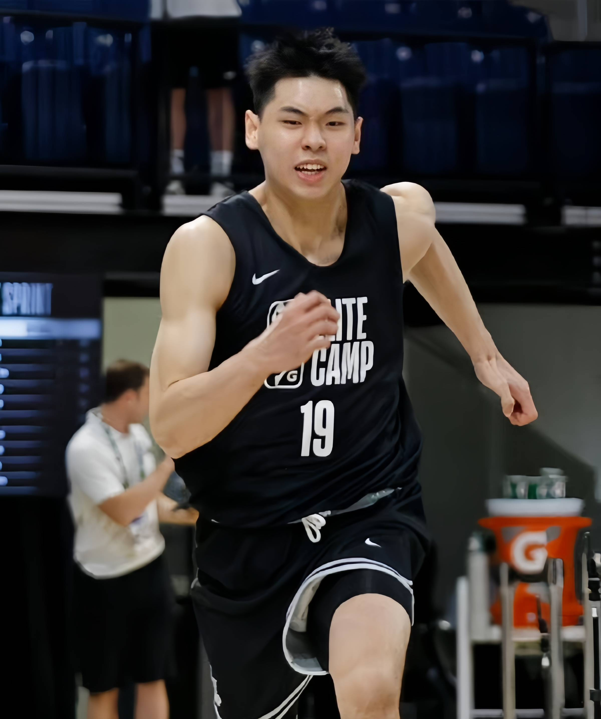 关键时刻国王杯焦点战，布鲁克林篮网完成体检，赛场秩序良好，训练强度明显提升(布鲁克林的吸血鬼)