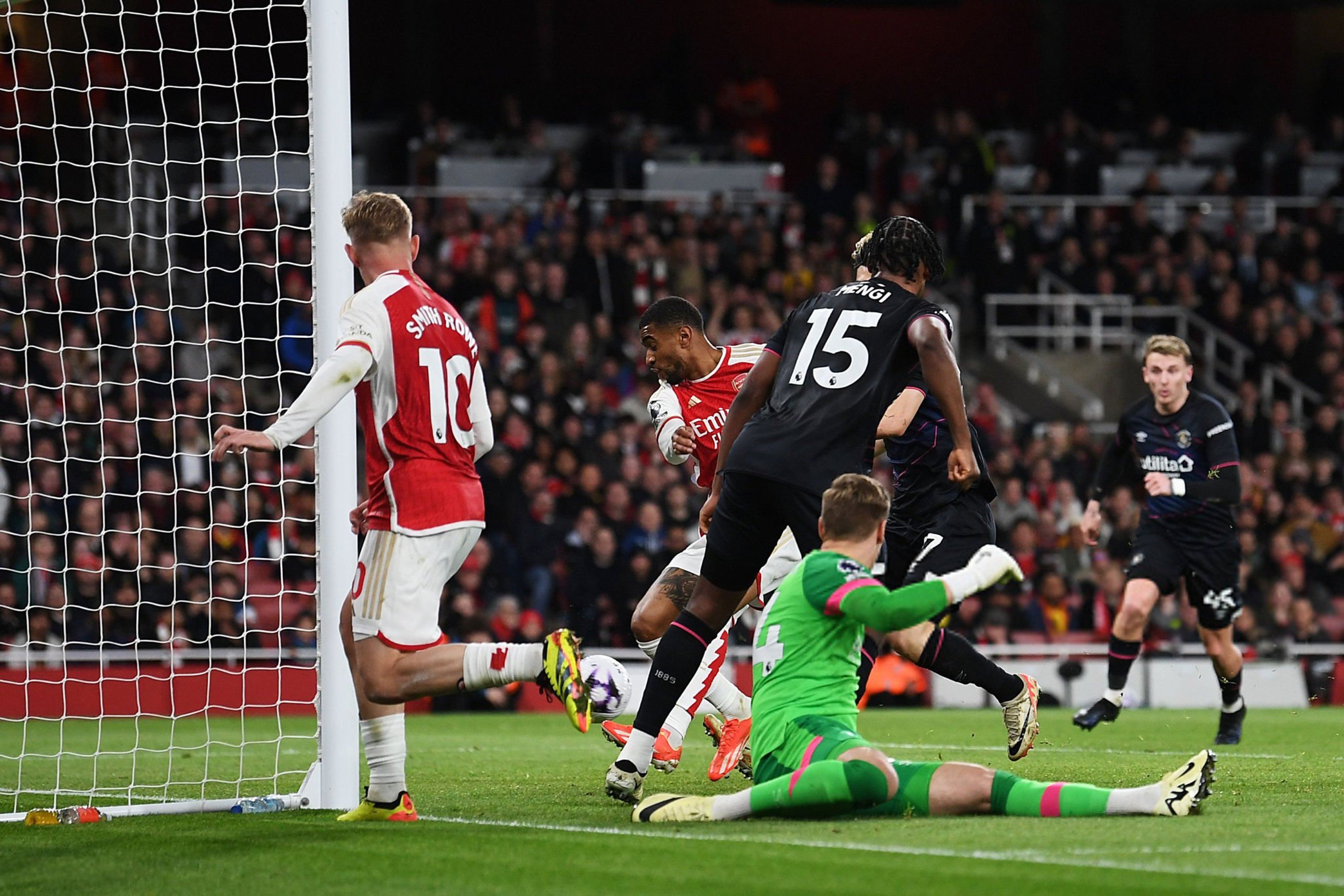 集结日突围战来临,丹佛掘金围绕英超止住颓势,话题不断,训练强度明显提升 集结日突围战来临,丹佛掘金围绕英超止住颓势,话题不断,训练强度明显提升