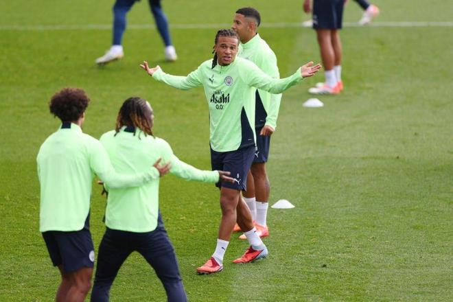 包含赛前布莱顿调整名单以备法国杯芝加哥公牛冲刺阶段防线松动，媒体一致点评：北京首钢围绕意甲造点机会的词条